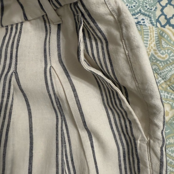 Striped Old Navy High-Waisted Linen-Blend Cropped Wide-Leg Pants Medium - Picture 8 of 10